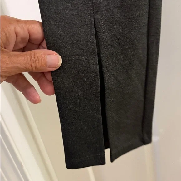 NWT Old Navy - stretchy skinny leggings with front slit - size M - Picture 2 of 5